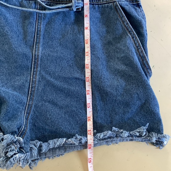 Forever 21 Women’s Demin Blue Short Overalls Size L - Picture 9 of 9